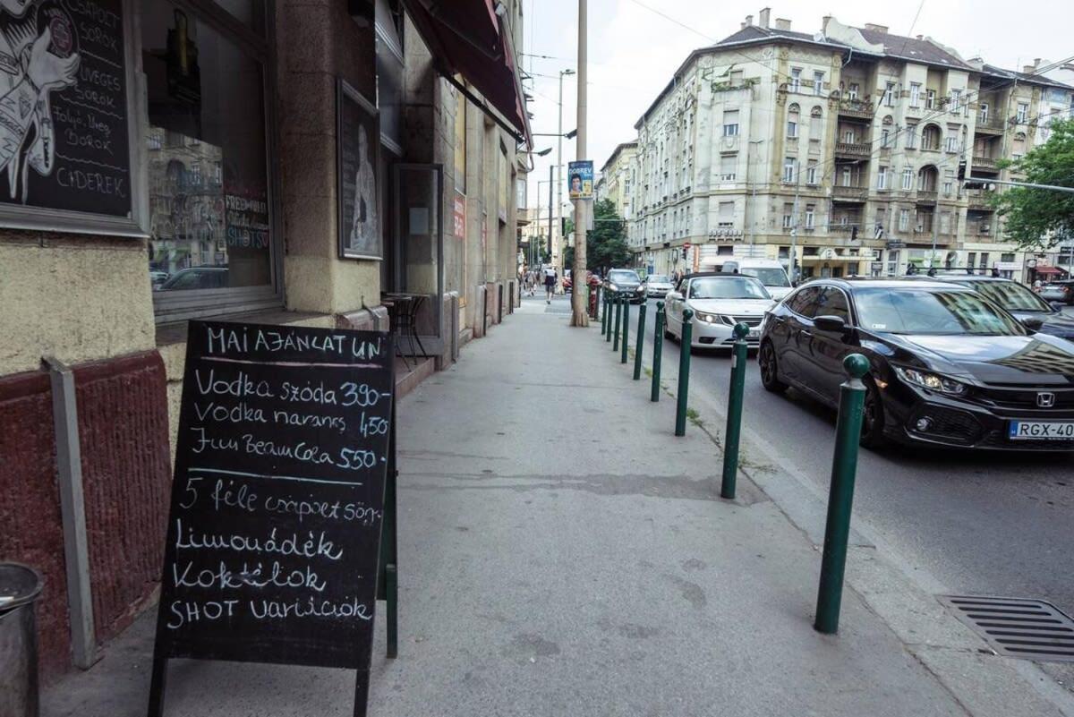 Renovated Design Apartment Close To The Danube Budapest Exterior photo
